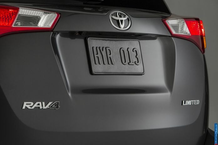 2013 Toyota RAV4 - фотография 19 из 33