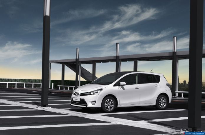 2013 Toyota Verso - фотография 1 из 10