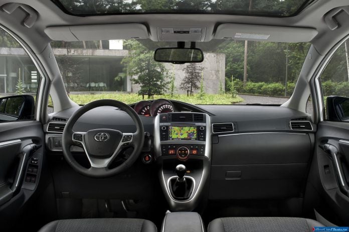 2013 Toyota Verso - фотография 9 из 10
