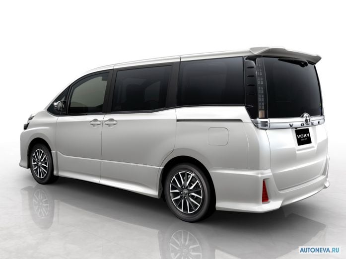 2013 Toyota Voxy Concept - фотография 2 из 2