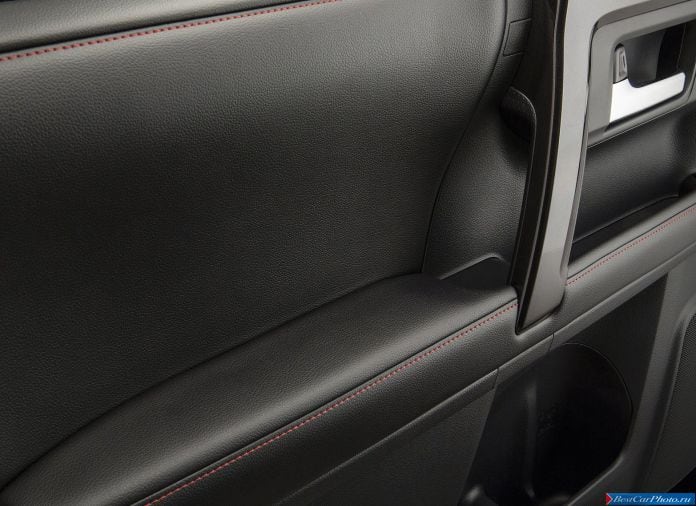 2014 Toyota 4Runner - фотография 28 из 38