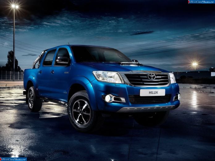 2014 Toyota Hilux Invincible - фотография 2 из 15