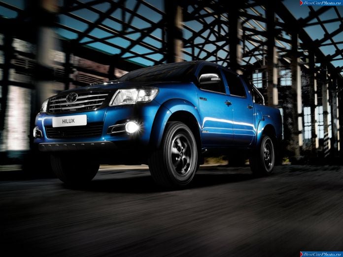 2014 Toyota Hilux Invincible - фотография 4 из 15