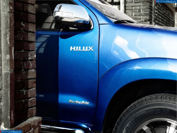 2014 Toyota Hilux Invincible - фотография 15 из 15