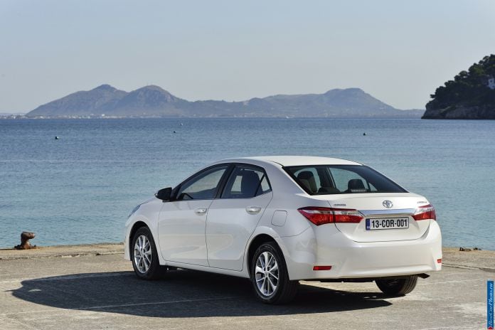 2014 Toyota Corolla EU-version - фотография 2 из 65