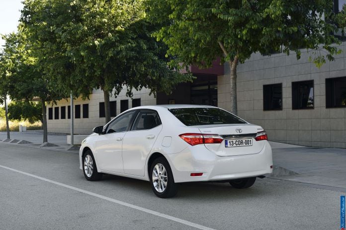 2014 Toyota Corolla EU-version - фотография 16 из 65