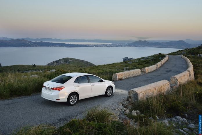 2014 Toyota Corolla EU-version - фотография 24 из 65