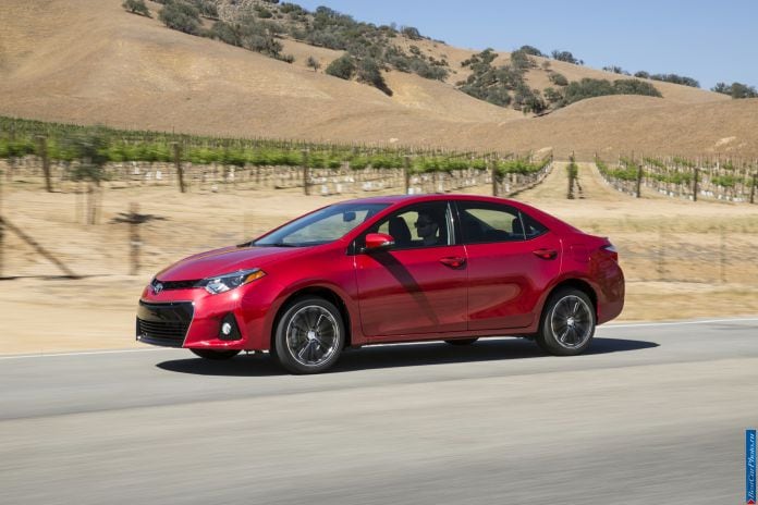 2014 Toyota Corolla US-version - фотография 4 из 39