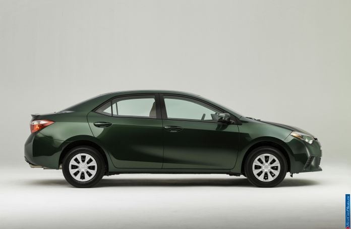 2014 Toyota Corolla US-version - фотография 12 из 39