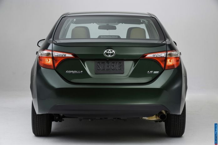 2014 Toyota Corolla US-version - фотография 16 из 39