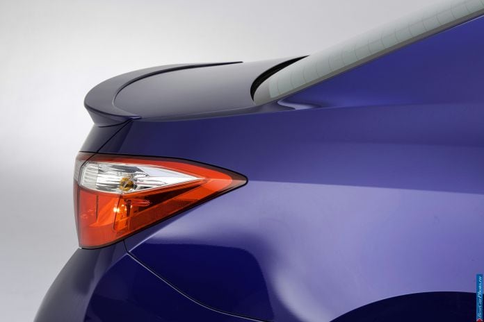 2014 Toyota Corolla US-version - фотография 18 из 39
