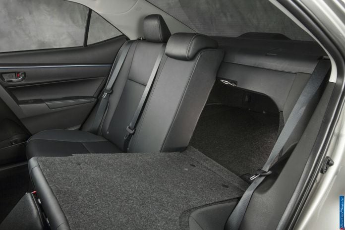 2014 Toyota Corolla US-version - фотография 21 из 39