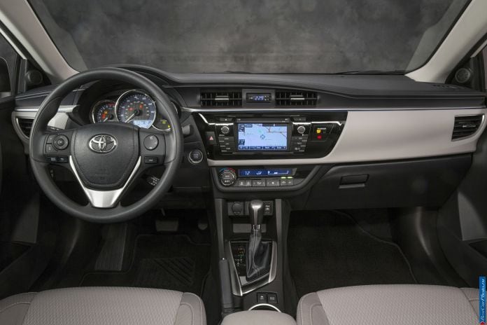 2014 Toyota Corolla US-version - фотография 24 из 39