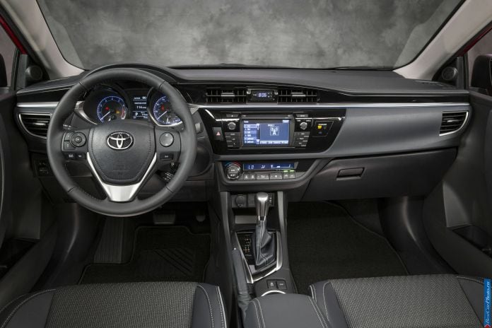 2014 Toyota Corolla US-version - фотография 25 из 39