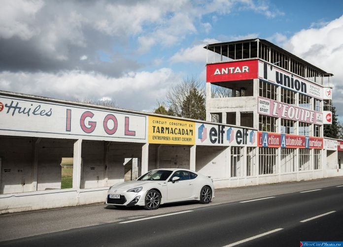 2014 Toyota GT86 TRD - фотография 13 из 46