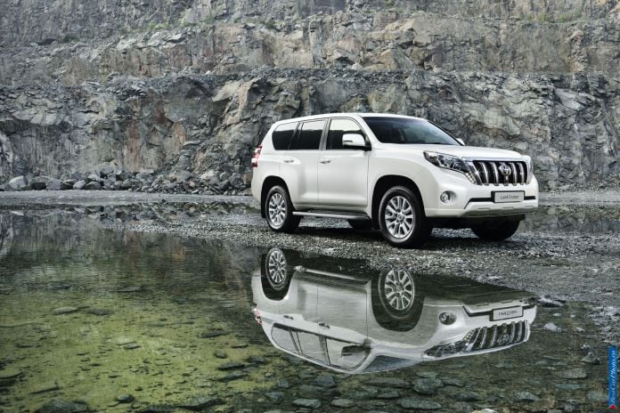 2014 Toyota Land Cruiser Prado - фотография 6 из 71