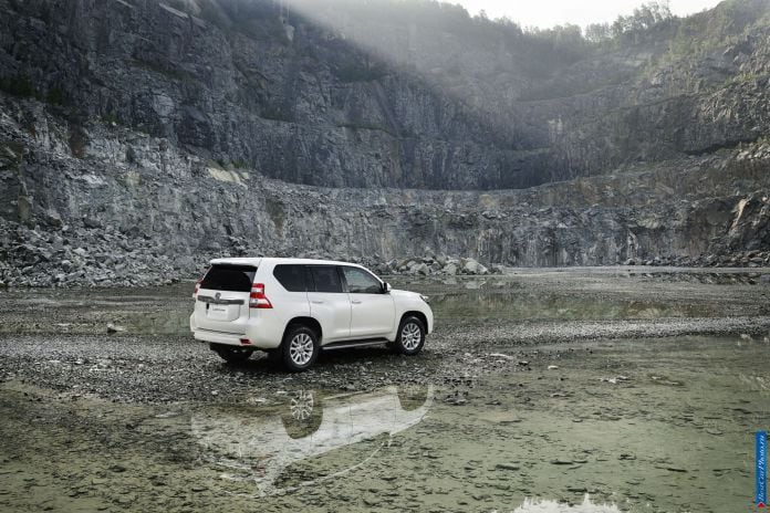 2014 Toyota Land Cruiser Prado - фотография 10 из 71