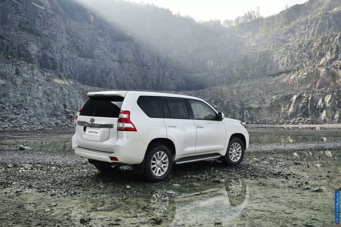 2014 Toyota Land Cruiser Prado - фотография 12 из 71