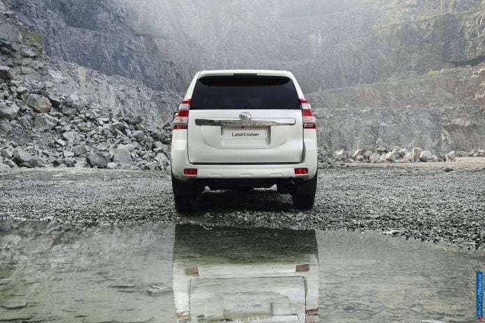 2014 Toyota Land Cruiser Prado - фотография 13 из 71