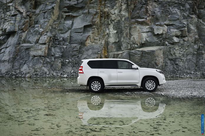 2014 Toyota Land Cruiser Prado - фотография 14 из 71
