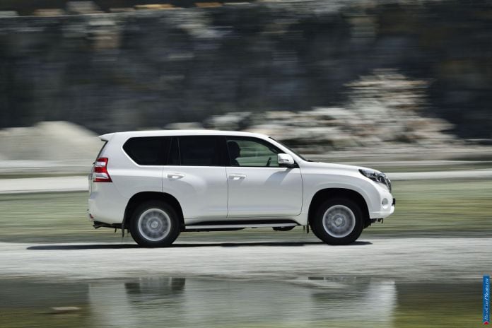 2014 Toyota Land Cruiser Prado - фотография 29 из 71