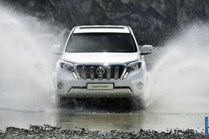 2014 Toyota Land Cruiser Prado - фотография 34 из 71