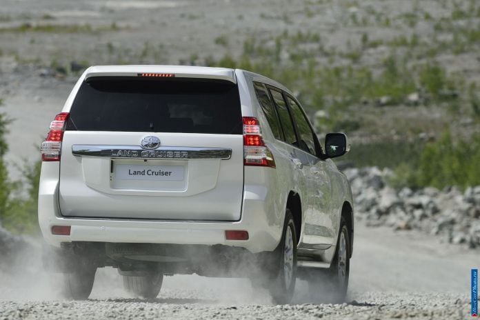 2014 Toyota Land Cruiser Prado - фотография 39 из 71