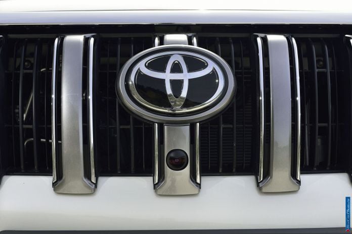 2014 Toyota Land Cruiser Prado - фотография 47 из 71