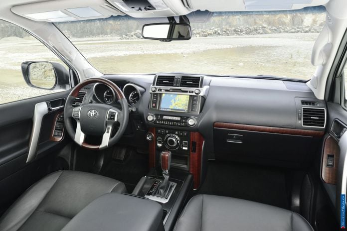 2014 Toyota Land Cruiser Prado - фотография 62 из 71