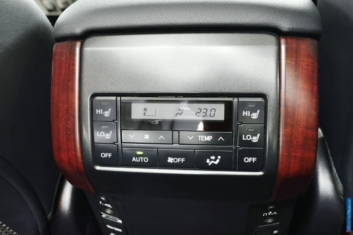 2014 Toyota Land Cruiser Prado - фотография 67 из 71