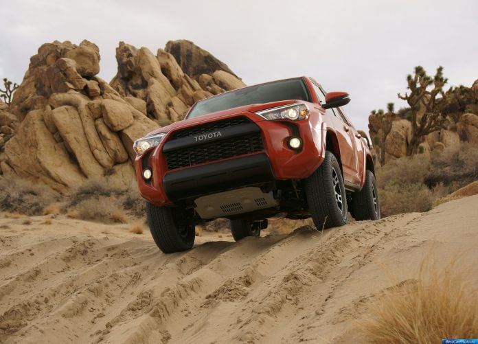 2015 Toyota 4Runner TRD Pro Series - фотография 1 из 12