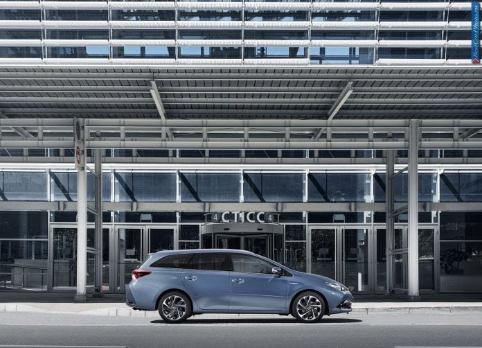 2015 Toyota Auris - фотография 4 из 34