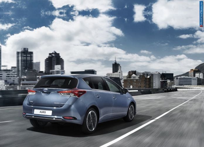 2015 Toyota Auris - фотография 7 из 34