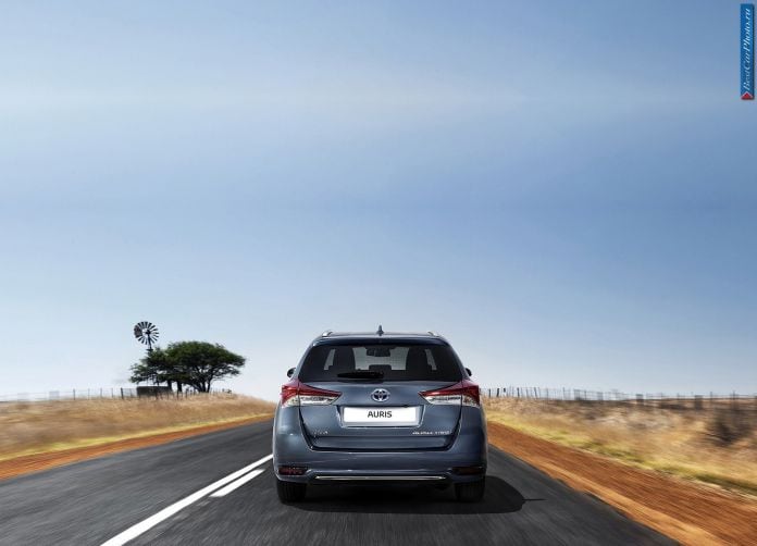 2015 Toyota Auris - фотография 9 из 34
