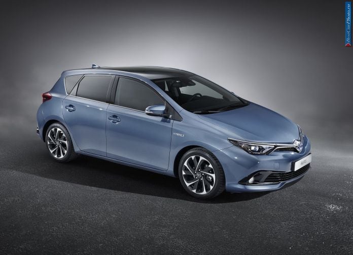 2015 Toyota Auris - фотография 12 из 34