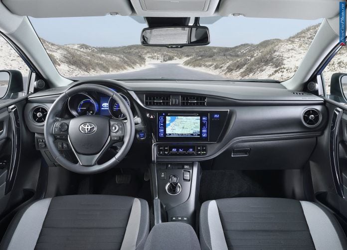 2015 Toyota Auris - фотография 25 из 34