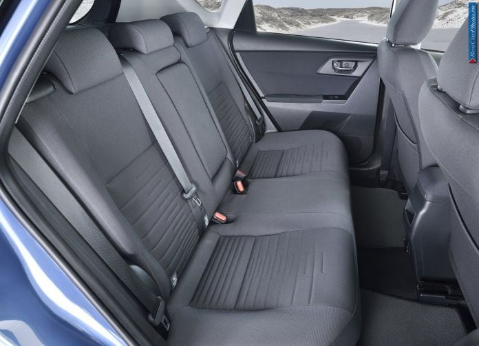 2015 Toyota Auris - фотография 28 из 34