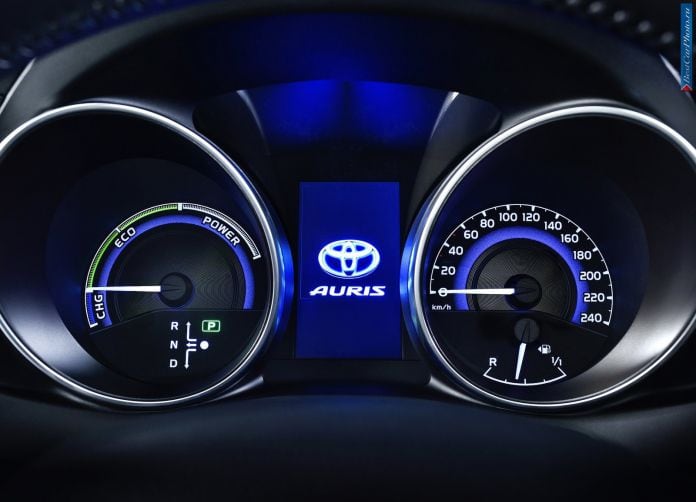 2015 Toyota Auris - фотография 29 из 34