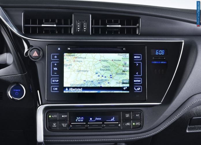 2015 Toyota Auris - фотография 30 из 34