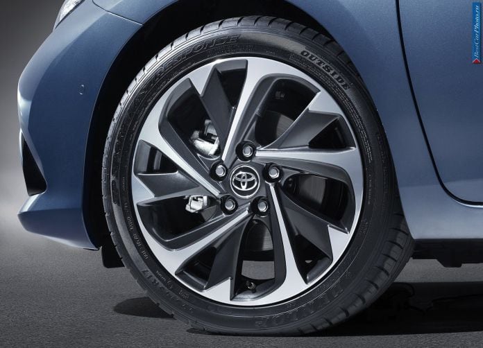 2015 Toyota Auris - фотография 33 из 34