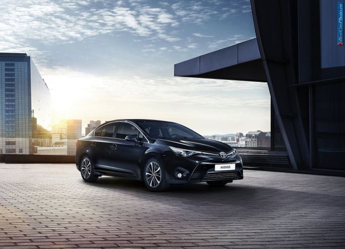 2015 Toyota Avensis - фотография 1 из 39