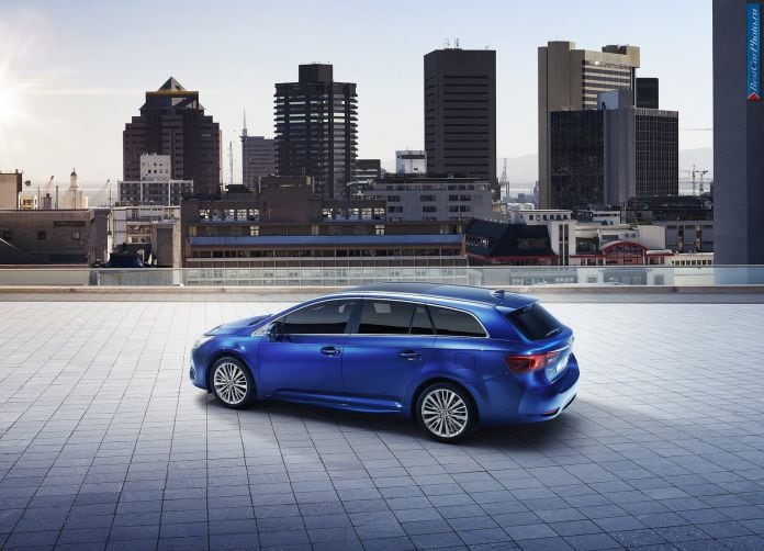 2015 Toyota Avensis - фотография 8 из 39