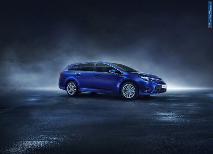 2015 Toyota Avensis - фотография 12 из 39