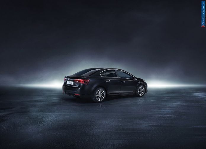 2015 Toyota Avensis - фотография 18 из 39