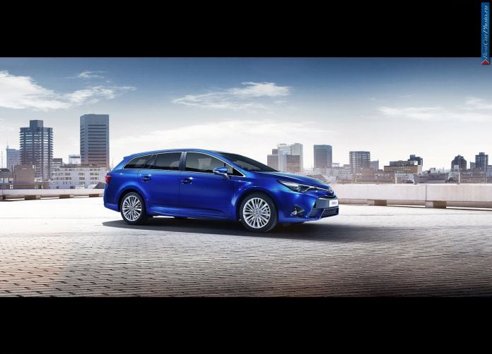 2015 Toyota Avensis - фотография 21 из 39