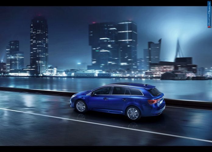 2015 Toyota Avensis - фотография 24 из 39