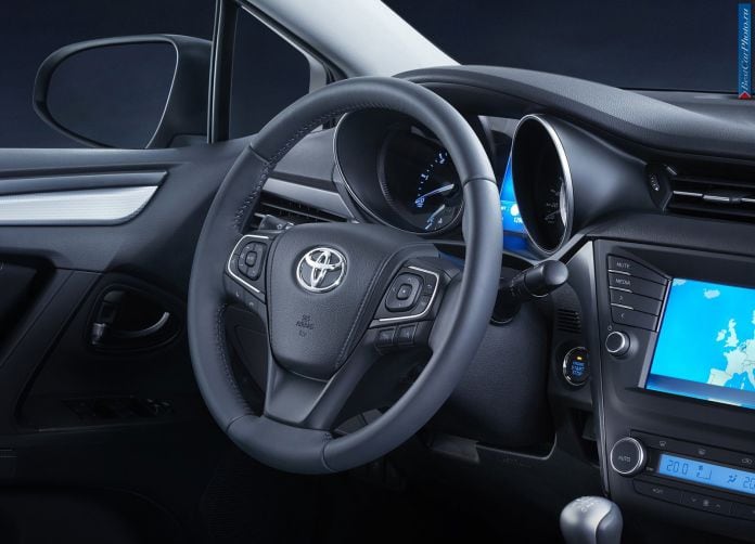 2015 Toyota Avensis - фотография 28 из 39