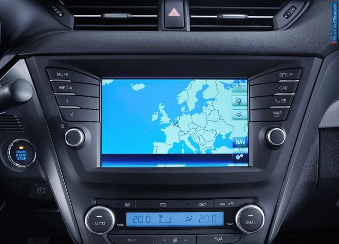 2015 Toyota Avensis - фотография 31 из 39
