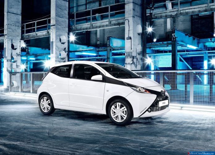 2015 Toyota Aygo - фотография 30 из 144
