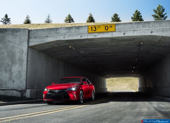 2015 Toyota Camry - фотография 3 из 79